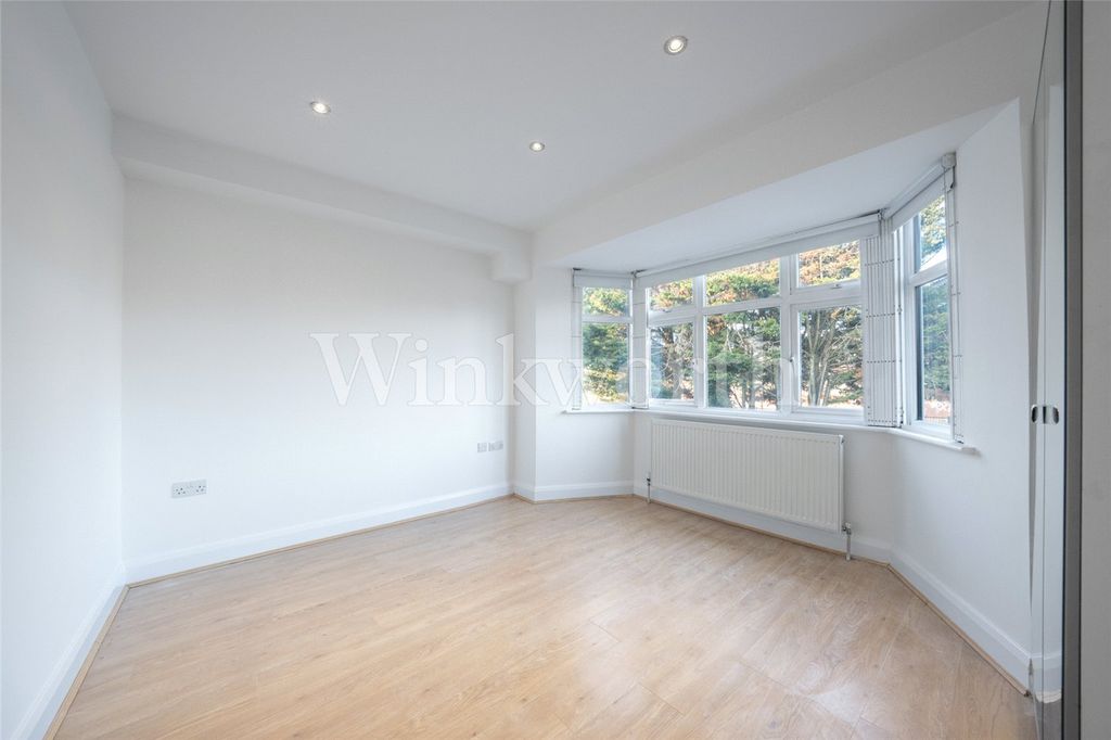 Property photo 3 of 14 Picture No. 01