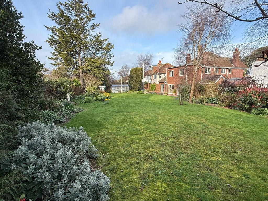 Property photo 2 of 26