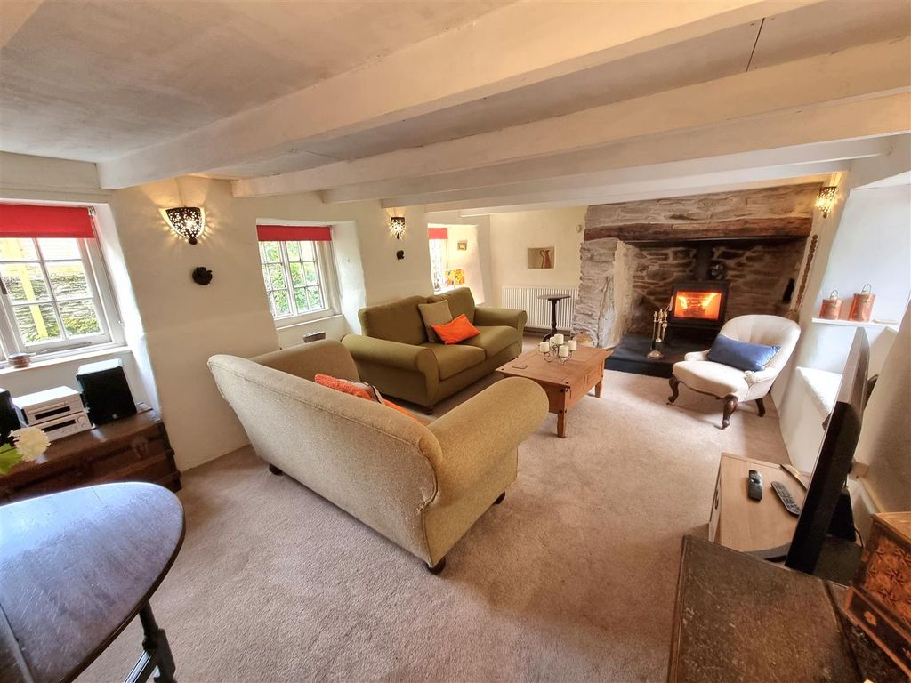 Property photo 3 of 26 Sitting Room.Jpg