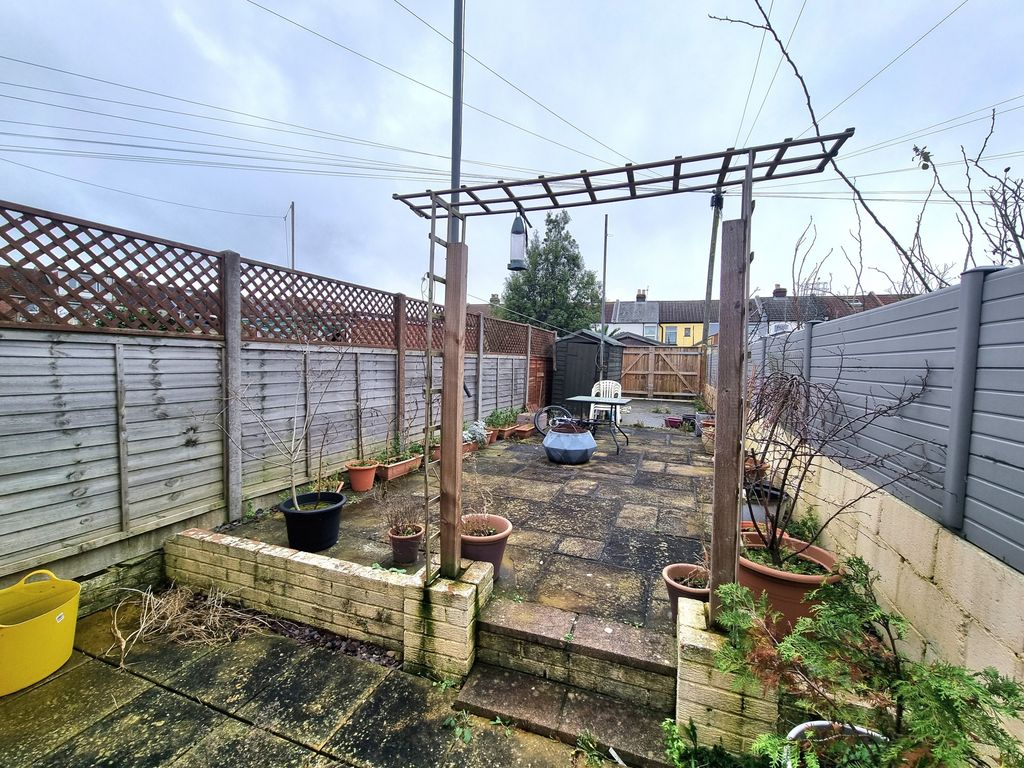 Property photo 2 of 10 Garden