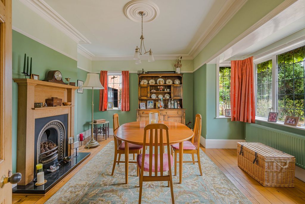 Property photo 2 of 41