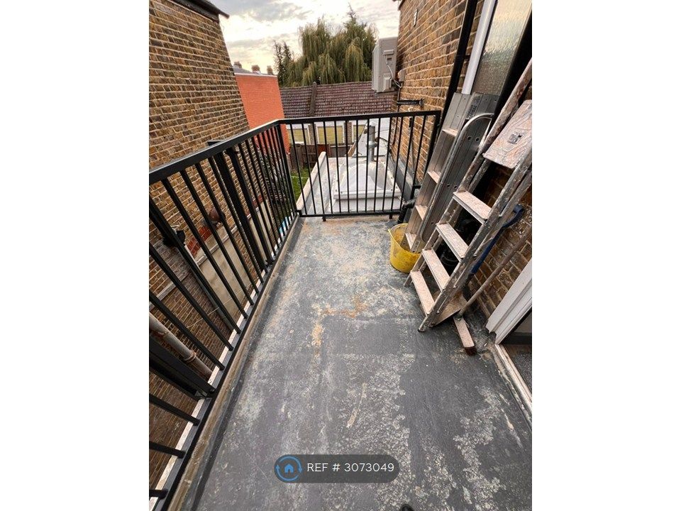 Property photo 2 of 10 Balcony
