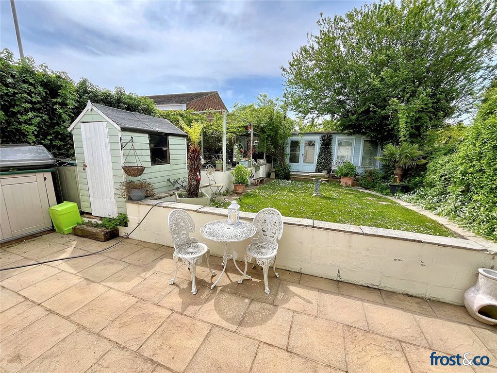 Property photo 3 of 13 Garden