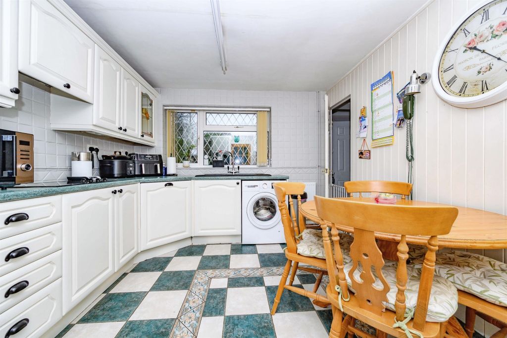 Property photo 2 of 25