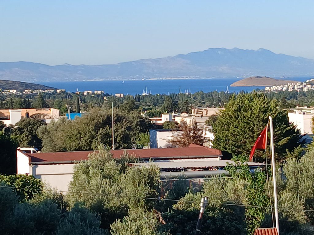 Property photo 3 of 21 A Beautiful Sea-View Apartment For Sale - Fantastic Sea And Nature Views