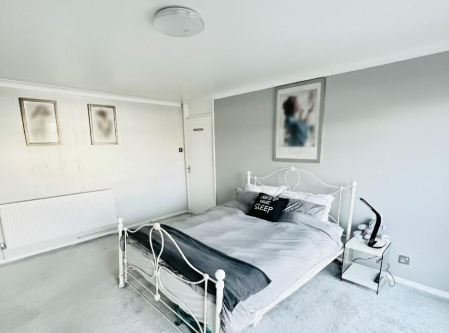 Property photo 3 of 5 Bedroom