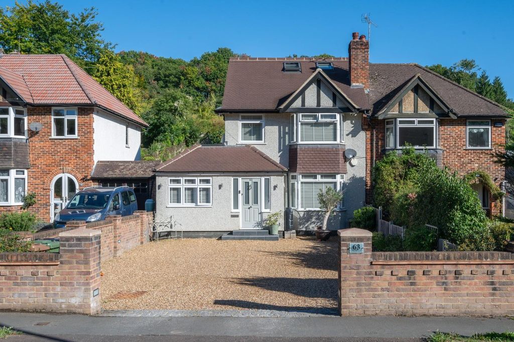 Property photo 1 of 20 Chipstead Lane