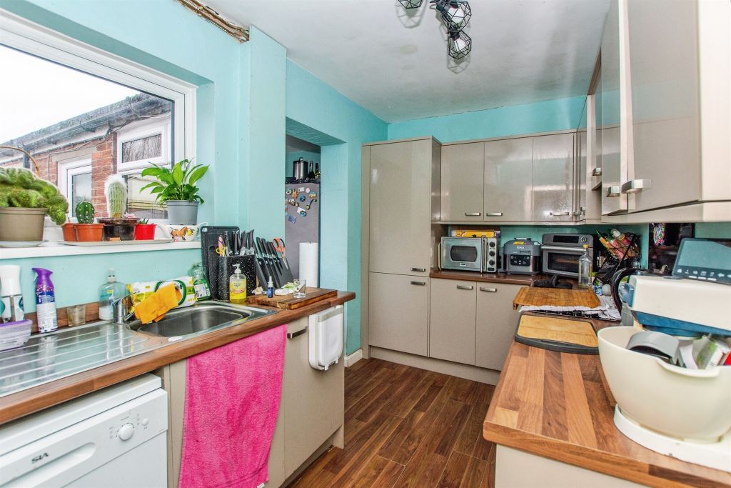 Property photo 2 of 18