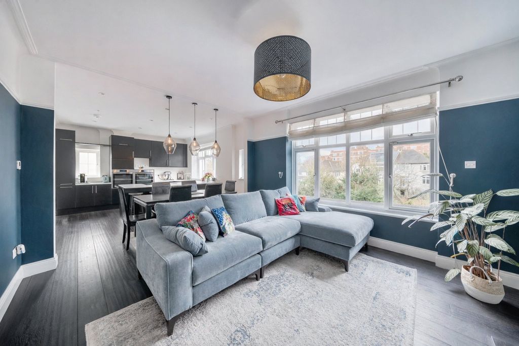 Property photo 1 of 21 Picture No. 01