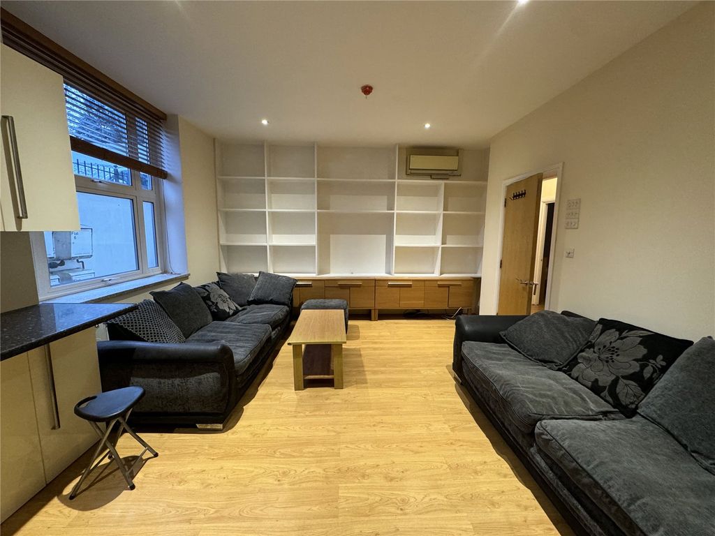 Property photo 3 of 5 Picture No. 02