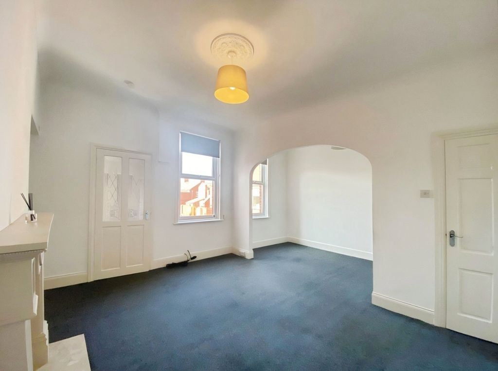 Property photo 2 of 22 5342132