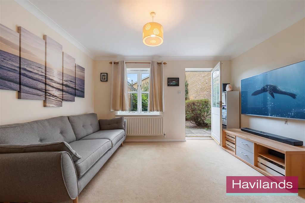 Property photo 3 of 22 Macleod Road-13.Jpg