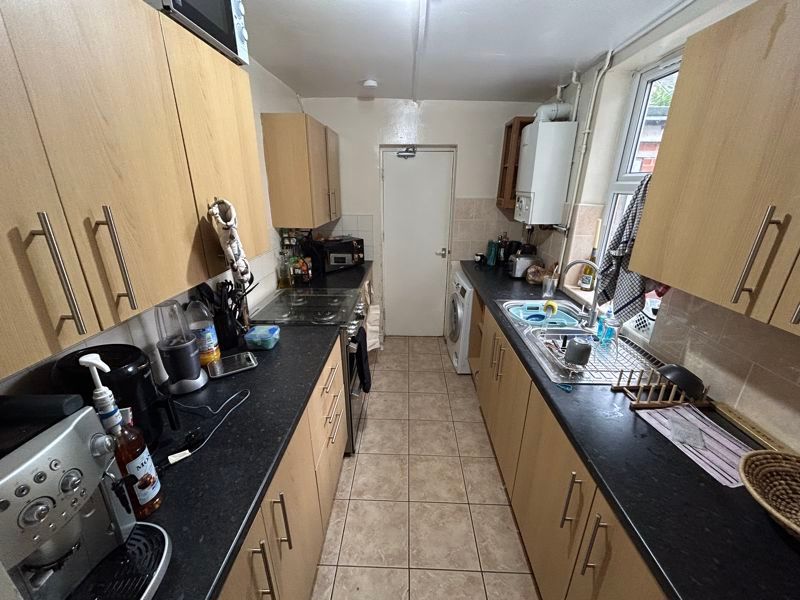 Property photo 3 of 8 Photo 5