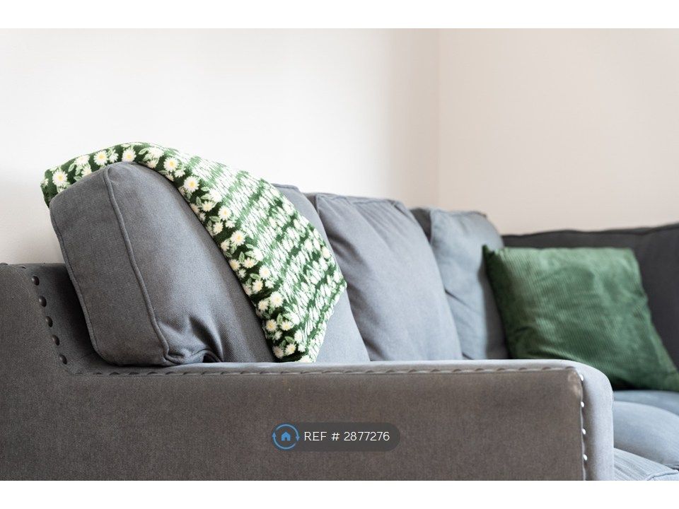 Property photo 3 of 24 Living Room