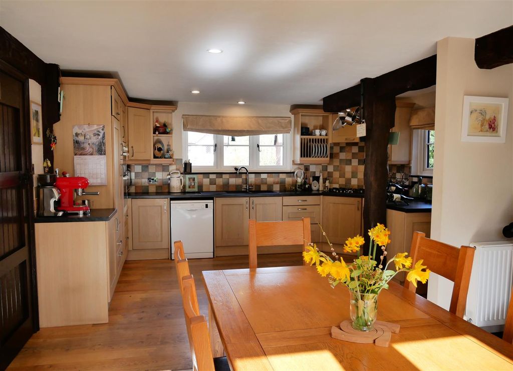 Property photo 3 of 37 Kitchen/ Dining Room
