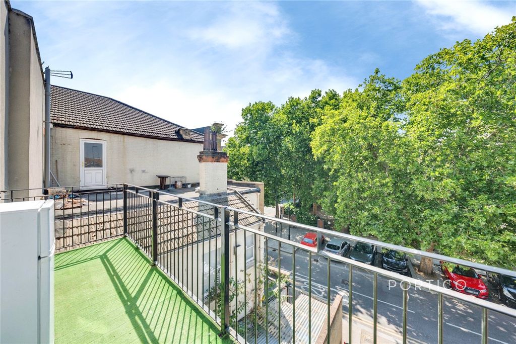 Property photo 3 of 16 Picture No. 03