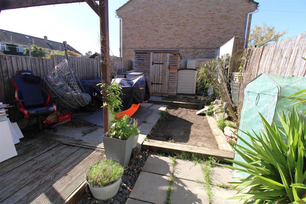 Property photo 2 of 16 Garden.Jpg