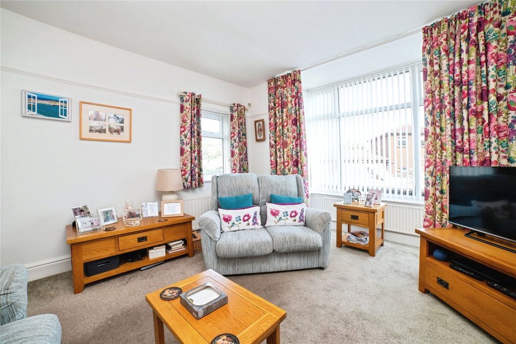 Property photo 2 of 27 Picture No. 30