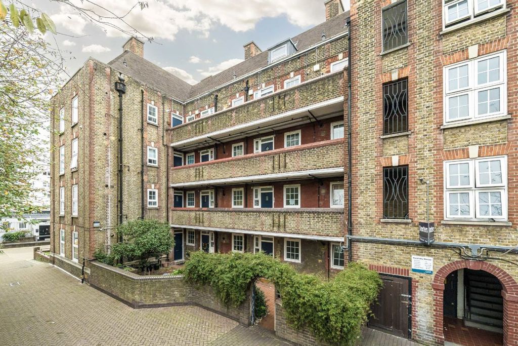 Property photo 1 of 5