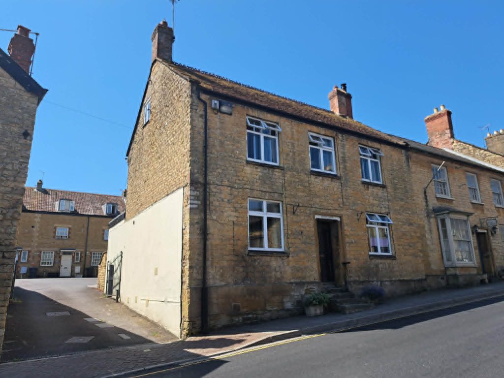 Property photo 1 of 2
