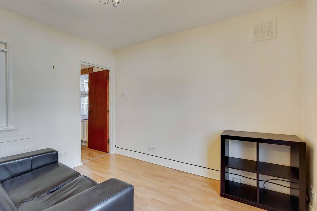 Property photo 3 of 10