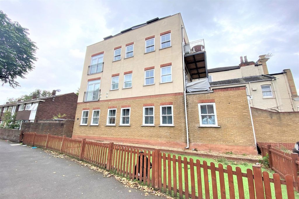 Property photo 1 of 14 (Main)