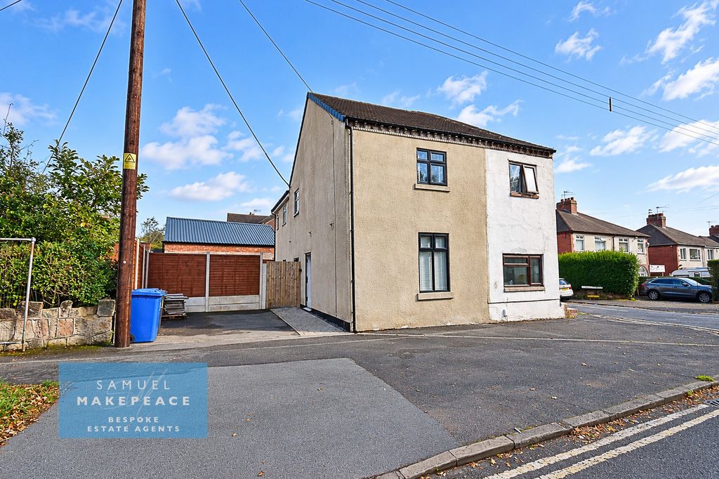 Property photo 1 of 33 Three Bedroom Semi Detached With No Upwards Chain For Sale