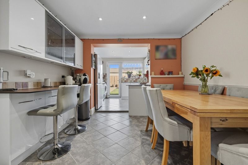 Property photo 2 of 22 4736392