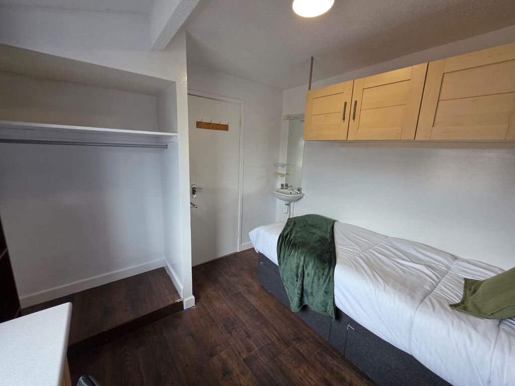 Additional image 12 of 6 bed terraced house to rentKing Georges Road, Bath BA2