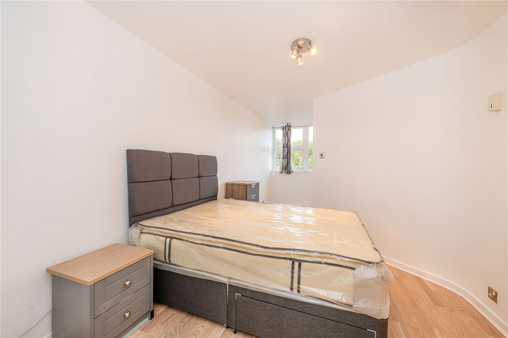 Property photo 3 of 6 Picture No. 23