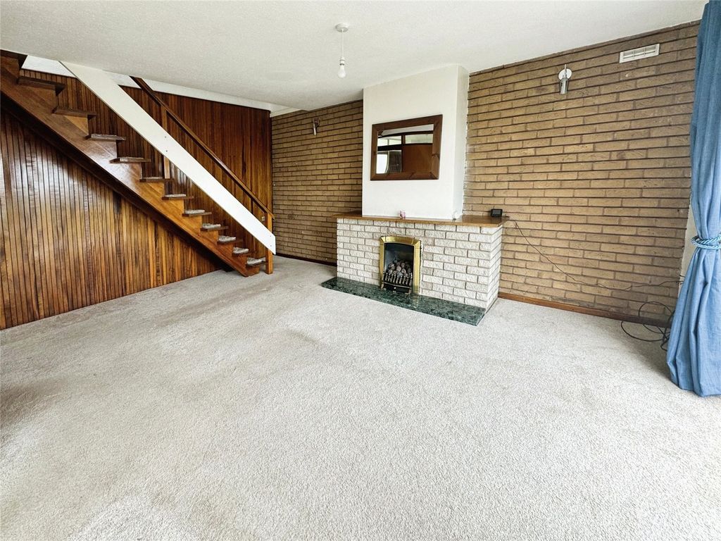 Property photo 3 of 11 Lounge
