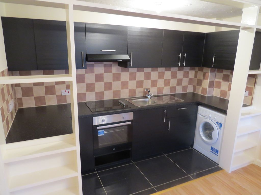 Property photo 2 of 6