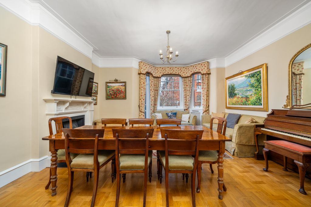 Property photo 3 of 12 52 Beaufort Mansions, Sw10, Martin &amp; Co, Web (11)