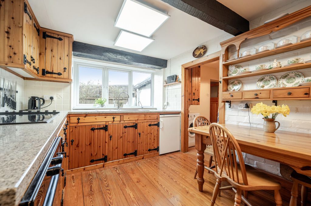 Property photo 3 of 21 3 - 1434408-11-69c3d1...