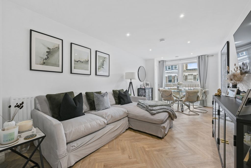 Property photo 1 of 13 Photo 15