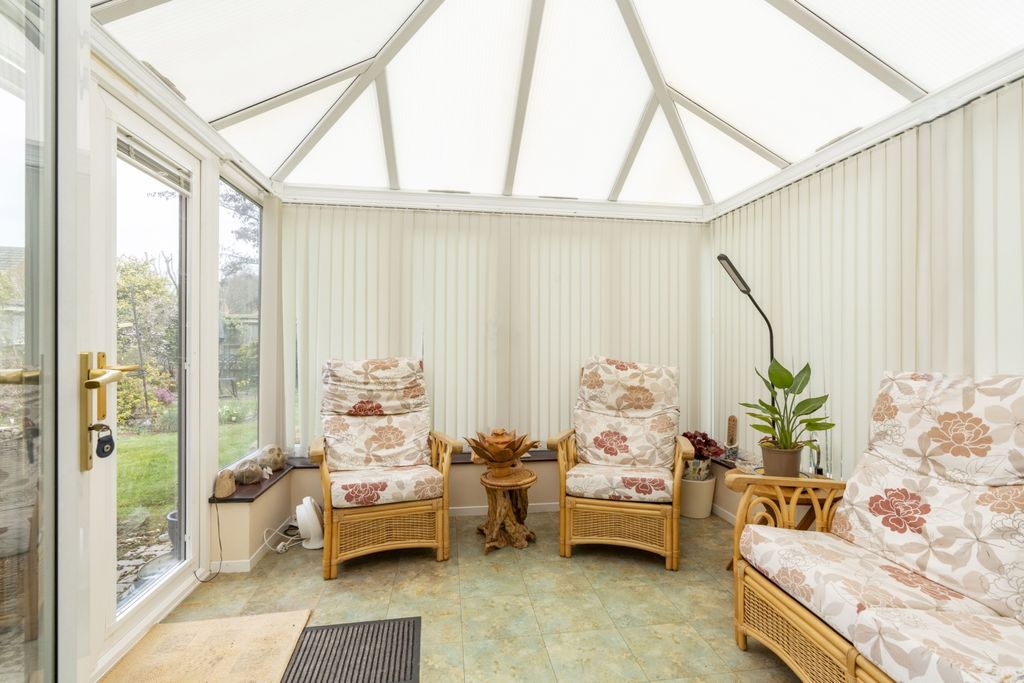 Property photo 3 of 12 Conservatory, West Stonebridge, Peterborough, Ewem