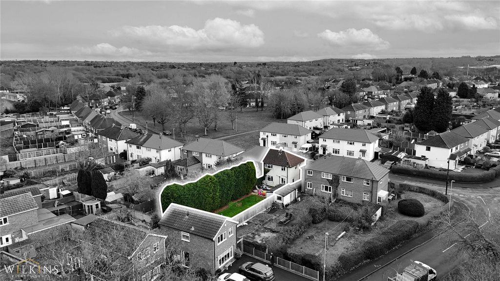 Property photo 2 of 28 Picture No. 32