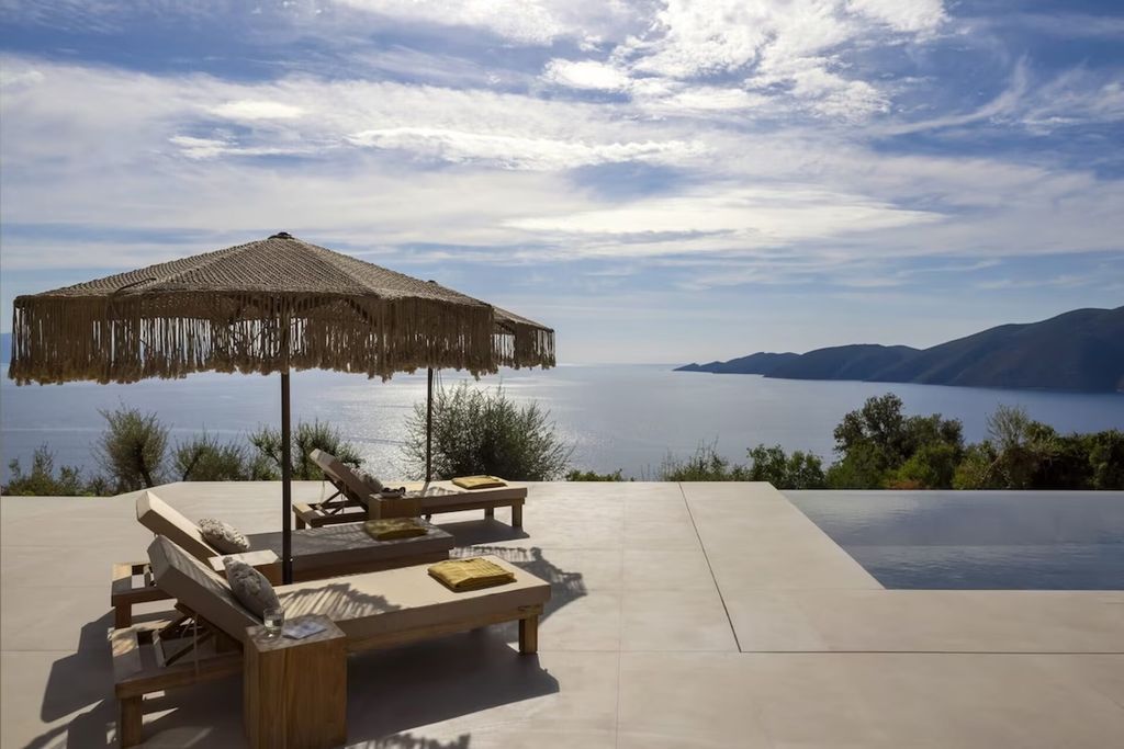 Property photo 2 of 23