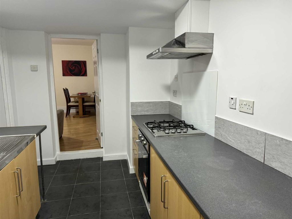 Property photo 2 of 13 35A39B3F-Ed2F-4F02-B9c7-8187529Dea56.Jpeg