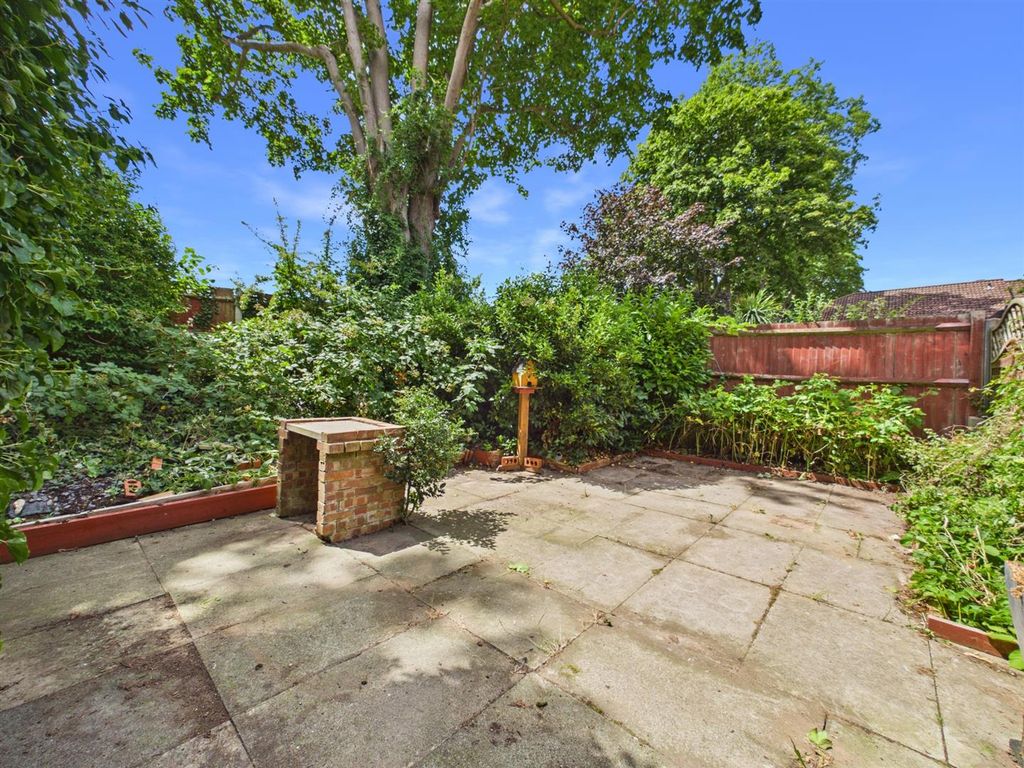 Property photo 3 of 21 Cam01563G0-Pr0276-Still007.Jpg