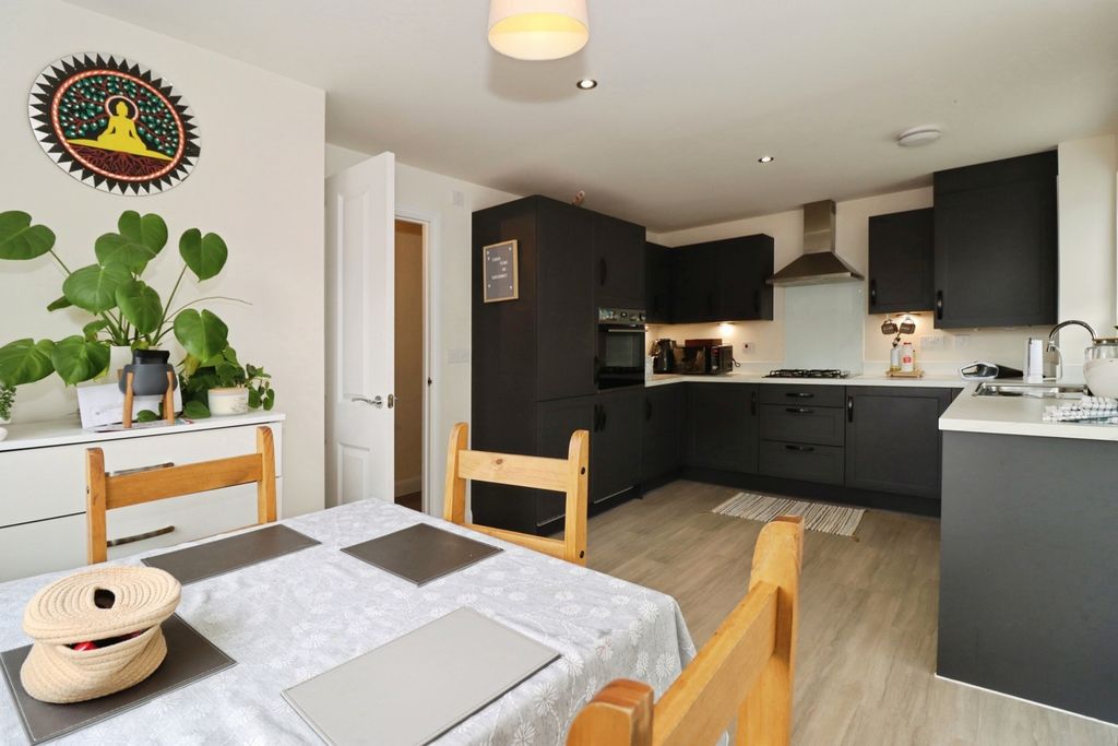 Property photo 3 of 17 Photo