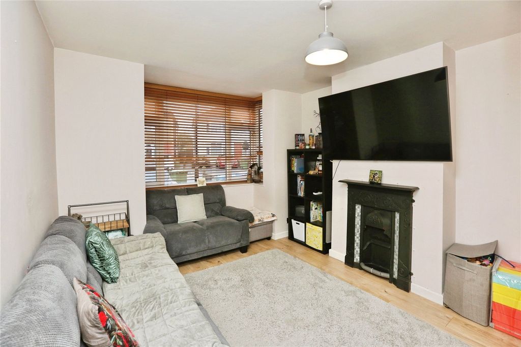 Property photo 3 of 16 Picture No. 02