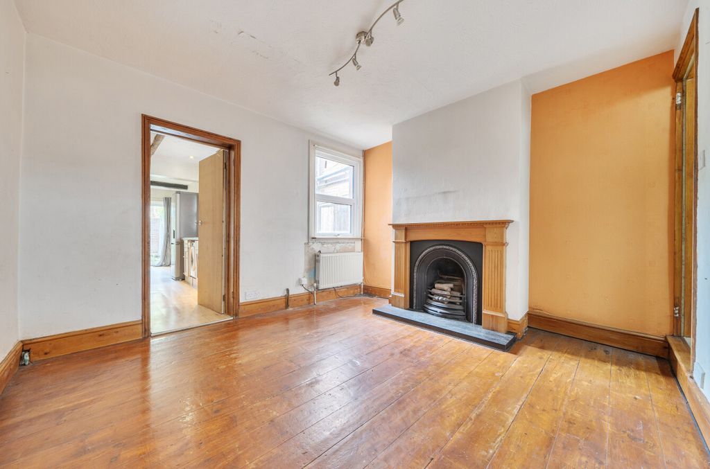 Property photo 3 of 19 1-6A1Da74d974B5-1...