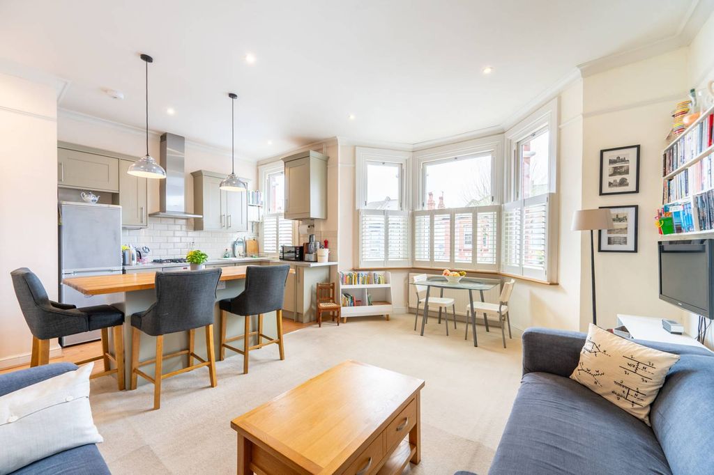 Property photo 2 of 17