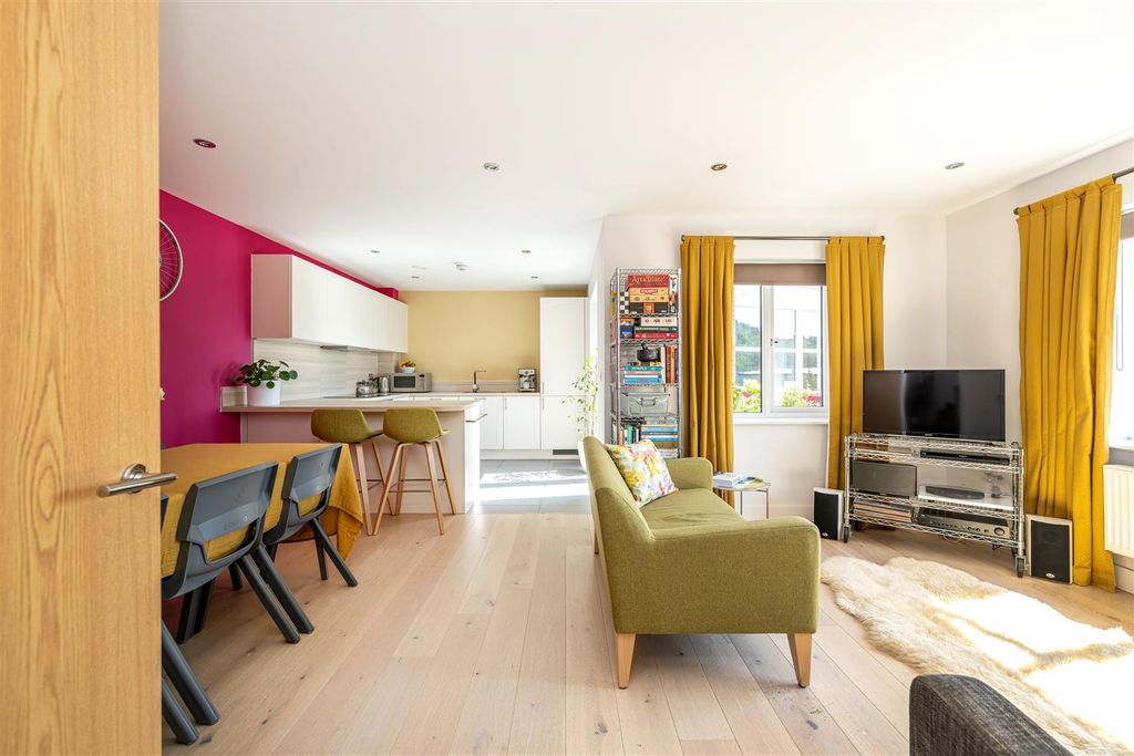Property photo 1 of 13 Open Plan