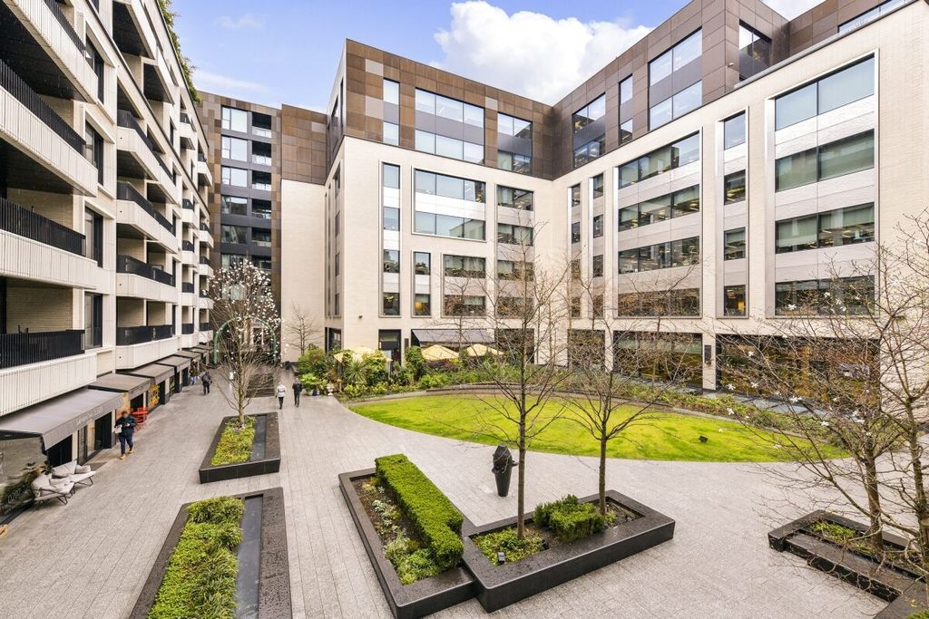 Property photo 3 of 14 Rathbone Square