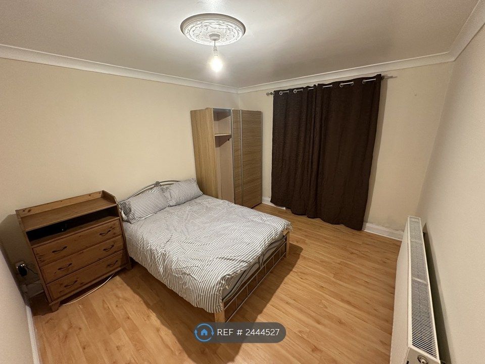 Property photo 1 of 3 Room 2