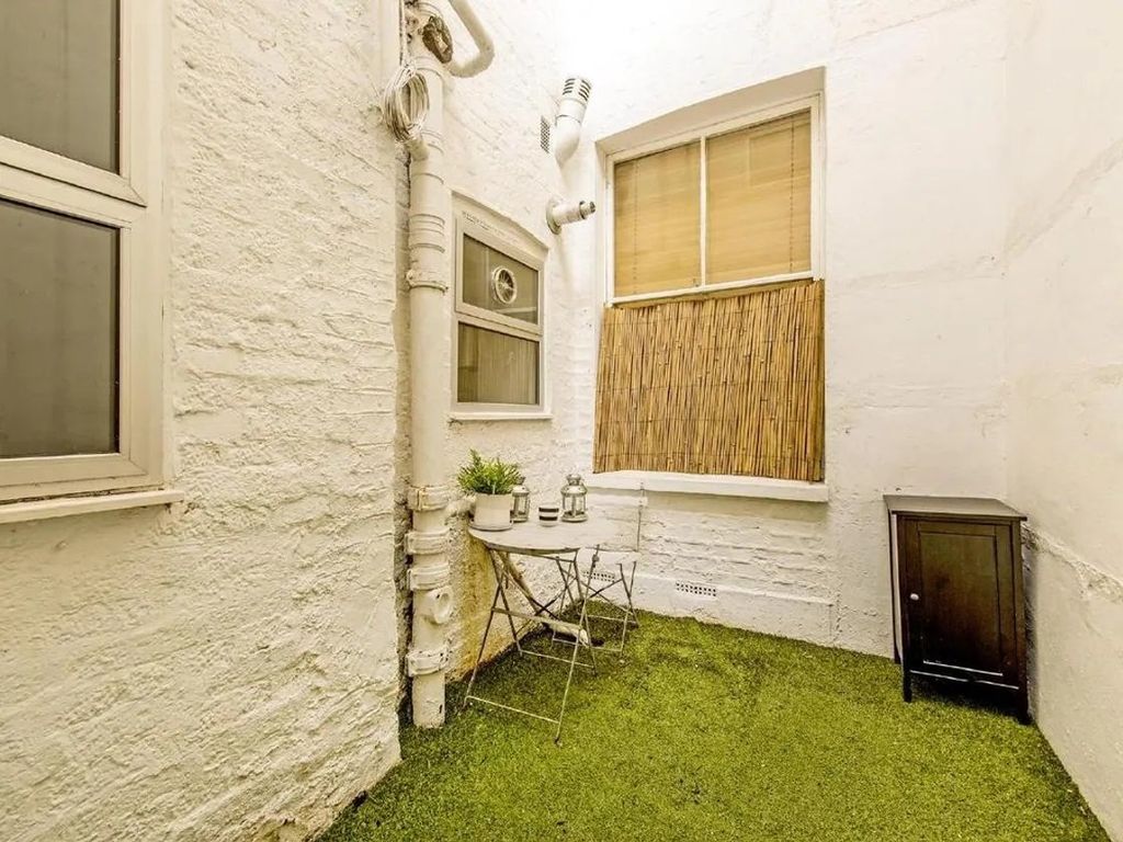 Property photo 3 of 5 Picture No. 06