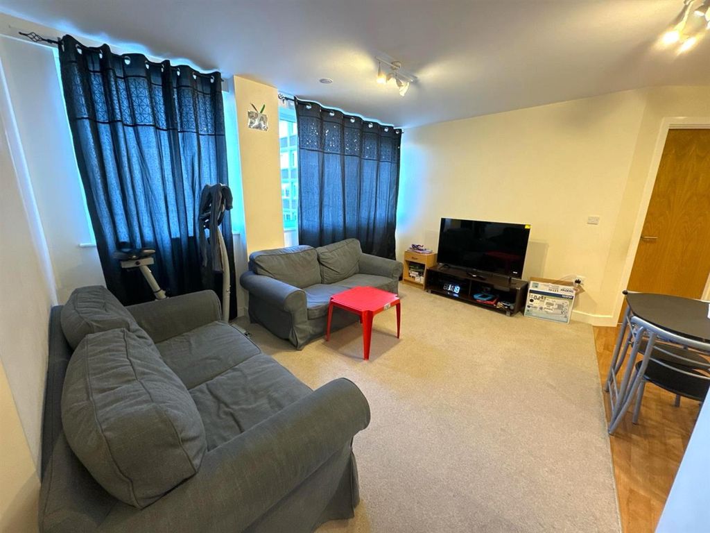 Property photo 2 of 7 Living Rm.Jpg