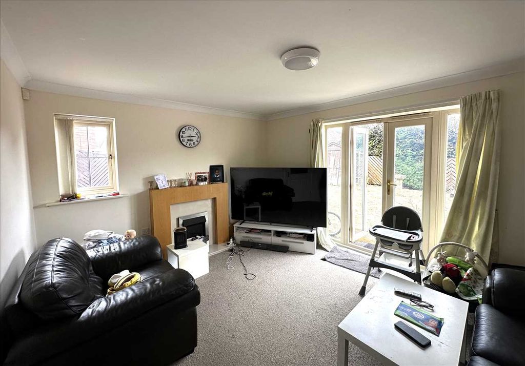 Property photo 3 of 8 Side Entrance Hall: